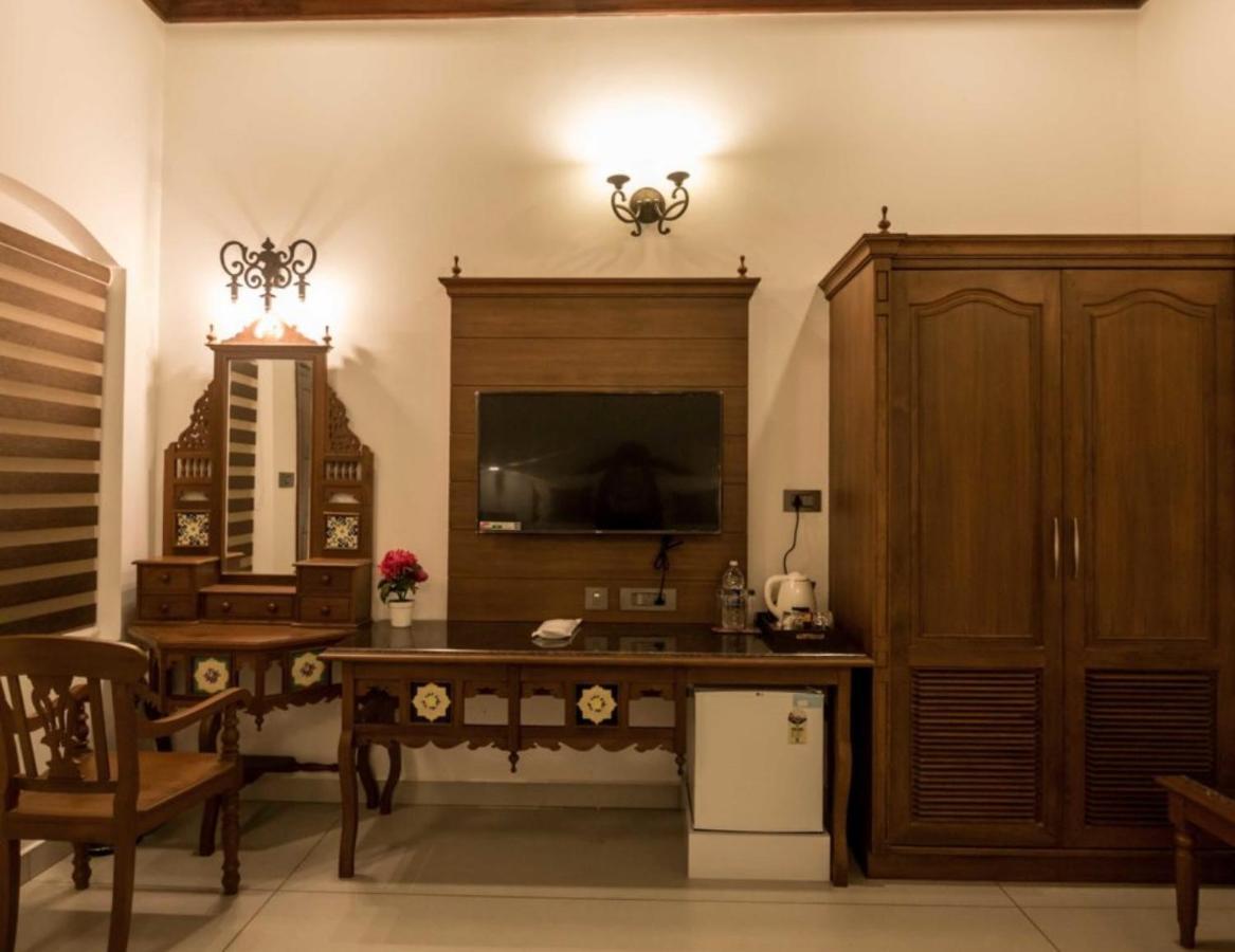 Villa De 1945 Mahe Bagian luar foto